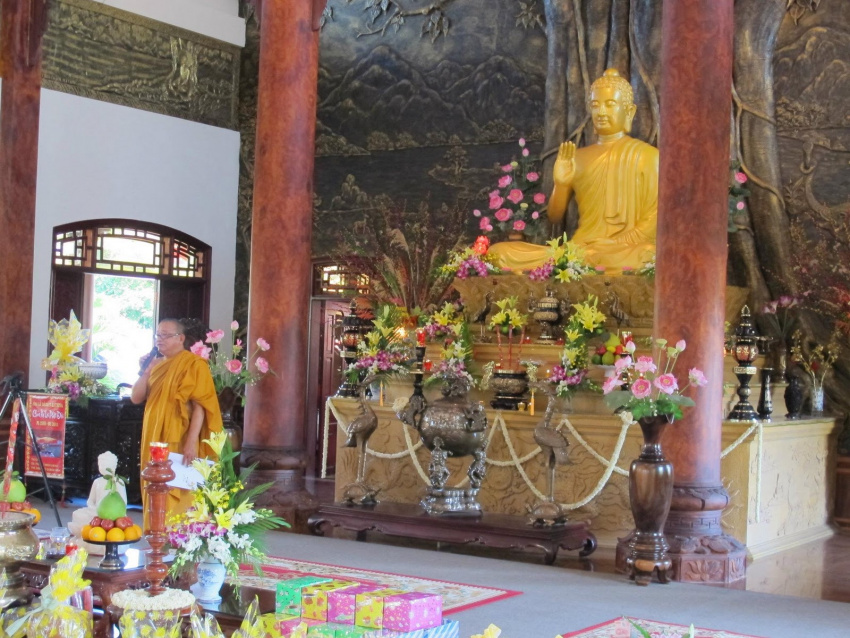 viếng thăm chùa răng phật (buddha tooth relic) nổi tiếng ở singapore
