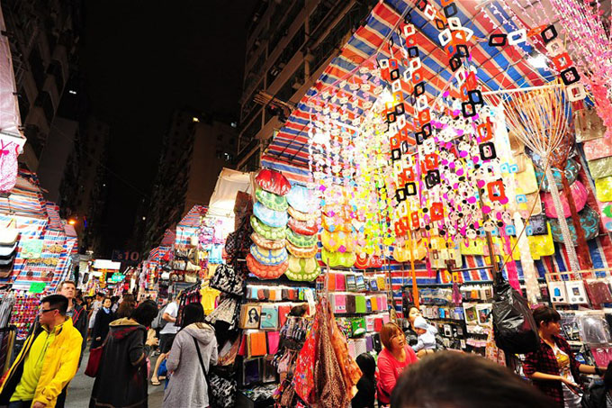 Khám phá chợ quý bà – Ladies’ Market tại Hong Kong