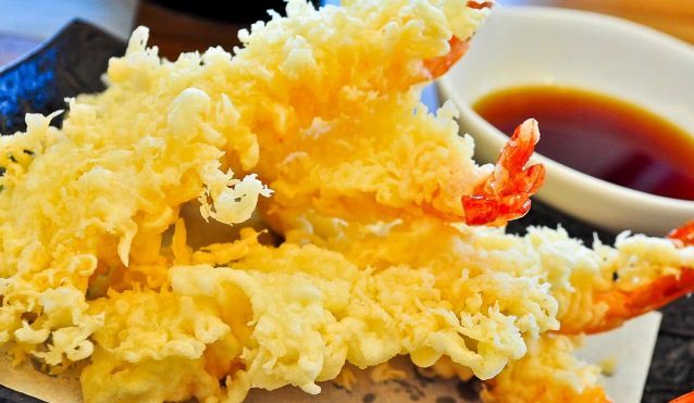 thưởng thức món tempura ẩm thực văn hóa nhật bản