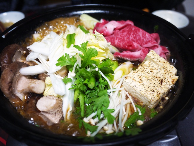 Sukiyaki món ăn thu hút du khách tại Nhật Bản