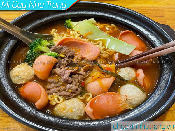 mì cay nha trang, menu mì cay sasin nha trang, quán mì cay nha trang, mì cay 7 cấp độ nha trang, mì cay nguyễn thị minh khai nha trang, 6 quán mì cay nha trang ngon nhất giá chỉ từ 30k