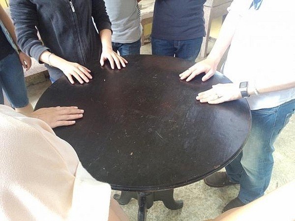 Khám phá chiếc bàn xoay hiểu được ý người tại chùa Linh Phước Đà Lạt