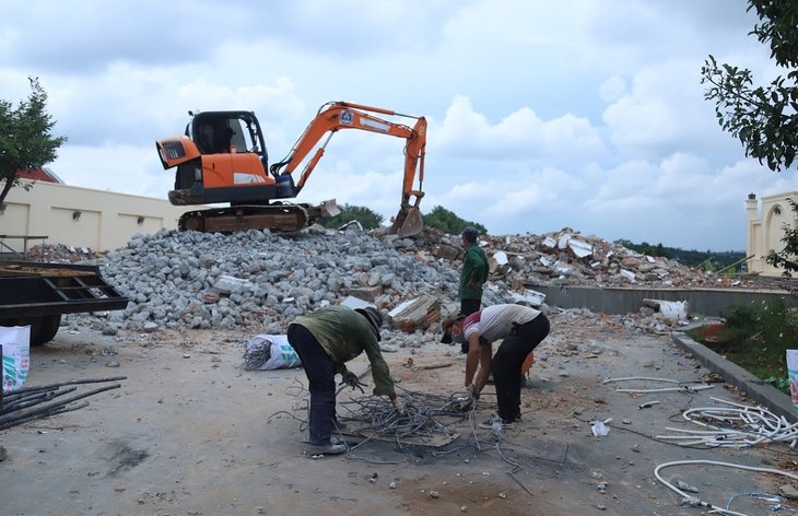 Lâm Đồng: Xem xét trách nhiệm của hàng loạt lãnh đạo buông lỏng quản lý đất đai, xây dựng