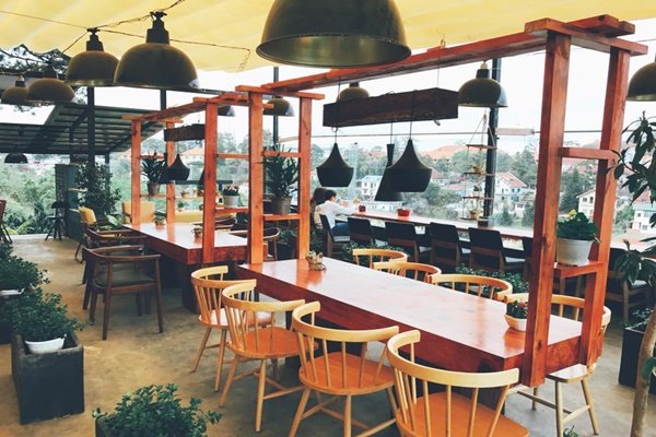 Up cafe Đà Lạt nổi tiếng với tầm nhìn toàn cảnh Đà Lạt cực chill