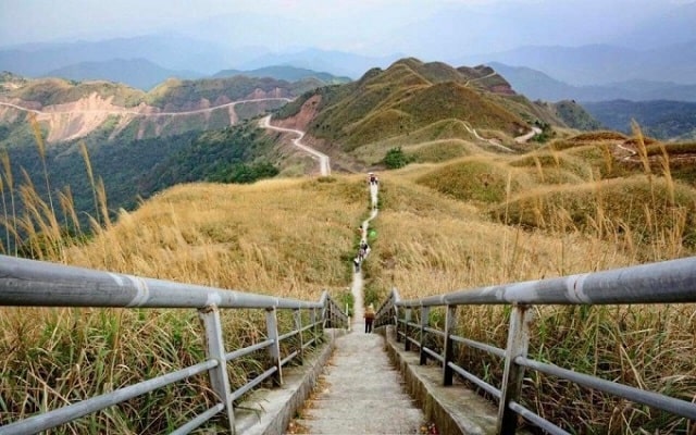 chùa ba vàng, đảo quan lạn, địa điểm du lịch, vịnh hạ long, top 10 điểm du lịch quảng ninh không đi thì quá phí