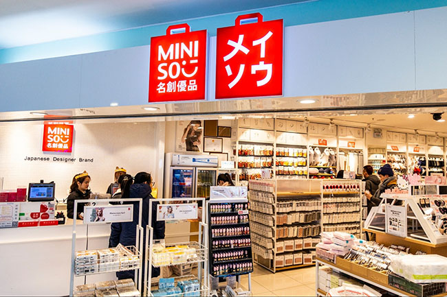 Siêu thị Nhật Bản: Siêu thị Nhật Bản là nơi cung cấp đầy đủ mọi thứ từ đồ dùng gia đình, thực phẩm đến sản phẩm công nghệ hiện đại. Tất cả đều là hàng chính hãng và có chất lượng tốt nhất. Điểm đặc biệt của siêu thị Nhật Bản là sản phẩm có giá cả hợp lý và được thiết kế độc đáo. Hãy truy cập vào ảnh liên quan để khám phá siêu thị Nhật Bản!
