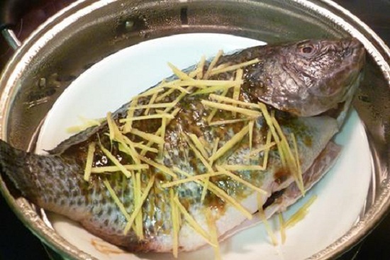 hướng dẫn nấu món cá hấp cay ngon tuyệt cú mèo cho gia đình nhé bạn