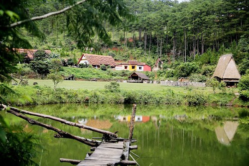 Giá vé tham quan Làng Cù Lần ở Đà Lạt 49