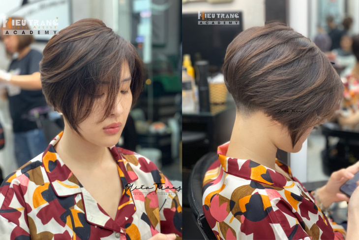 ALONGWALKER tiệm cắt tóc Hàn Quốc ở TPHCM sẽ làm bạn hài lòng với các dịch vụ chất lượng và giá cả hợp lý. Đội ngũ nhân viên giàu kinh nghiệm sẽ giúp cho bạn có kiểu tóc ưng ý nhất. Đừng ngần ngại đến và trải nghiệm ngay hôm nay.