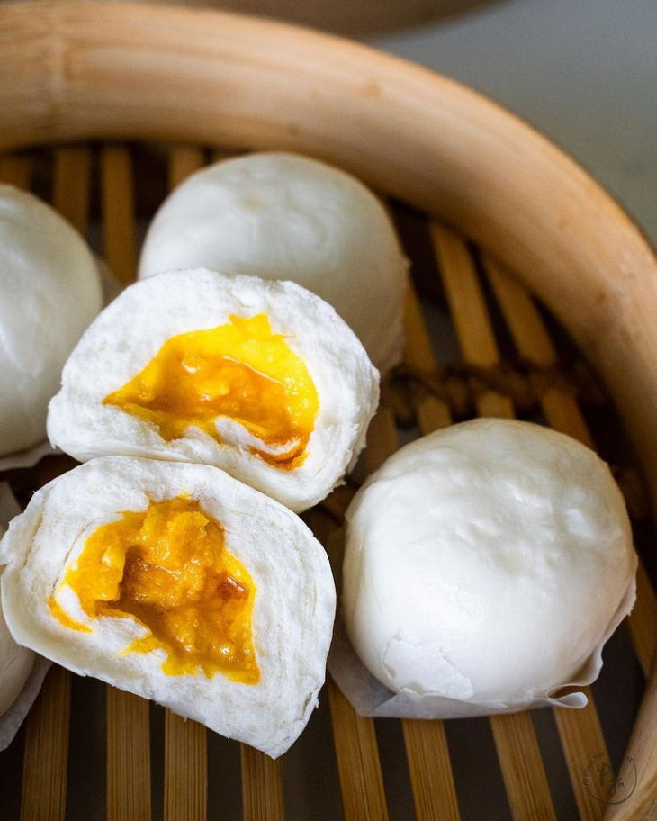 3 cách làm sốt trứng muối làm bánh hay ăn hải sản đều ngon