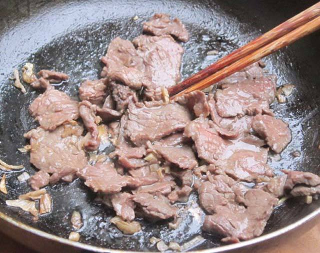 bữa trưa, món xào, cách làm món thịt bò xào tỏi ngon mềm ít ai biết