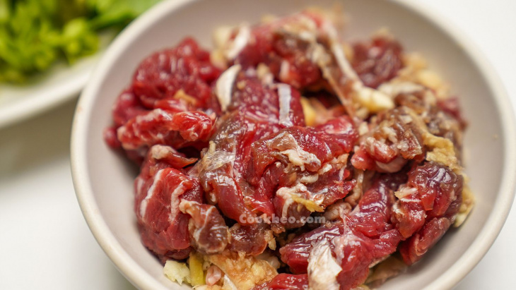 bữa tối, bữa trưa, món kho, hướng dẫn cách nấu thịt bò kho sả nghệ bổ dưỡng mà lạ miệng