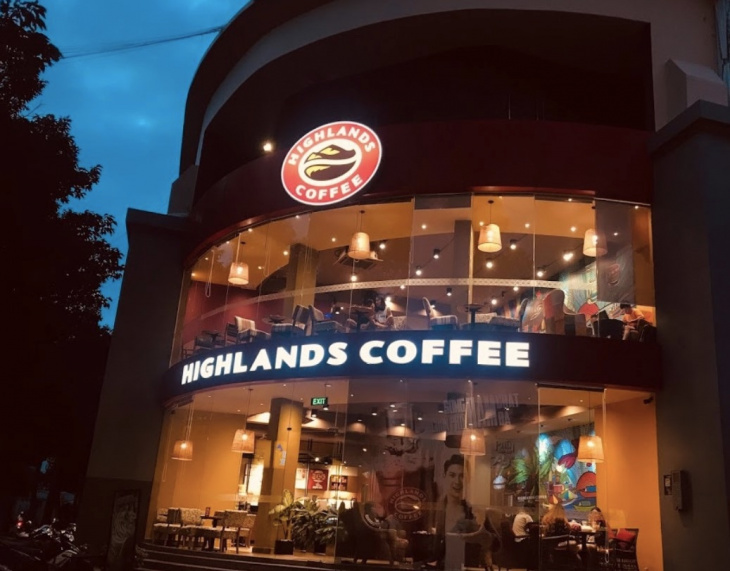 Highland Nguyễn Thái Học: Cà phê Việt được săn đón nhất - ALONGWALKER