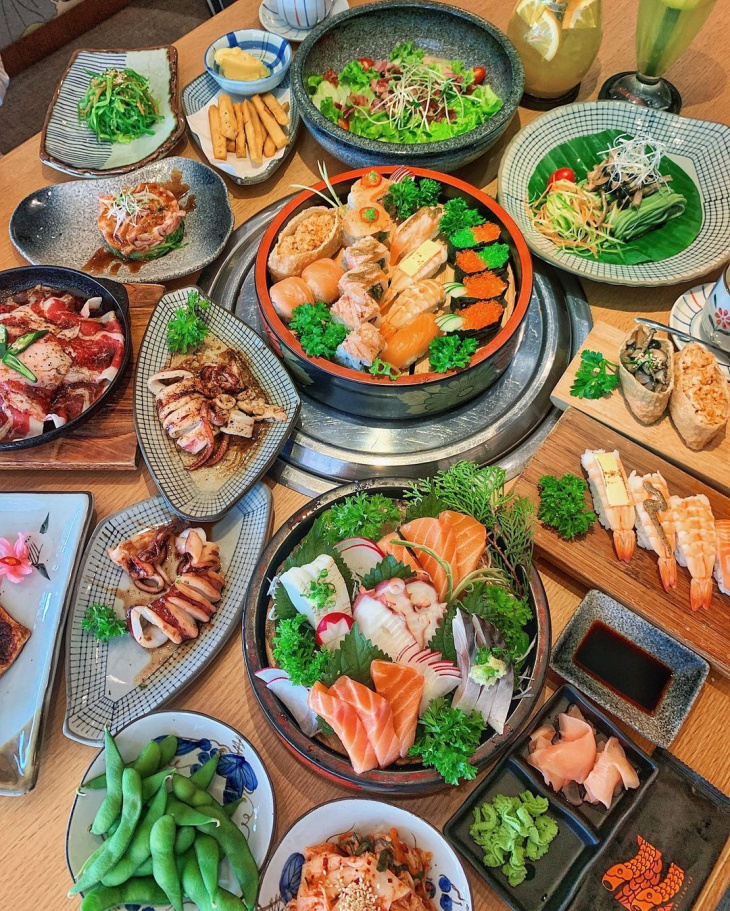 ‘Đột nhập’ iSushi Thái Hà: Thiên đường buffet Nhật không giới hạn
