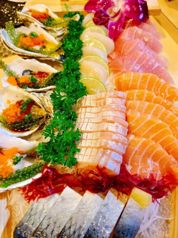ăn chơi sài gòn, buffet, khám phá sài gòn, top 10 nhà hàng buffet sashimi tphcm nổi tiếng