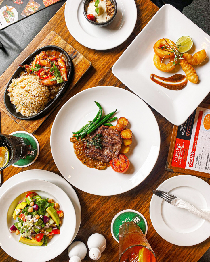 Review nhà hàng Al Fresco’s Hanoi với menu món ăn khắp thế giới