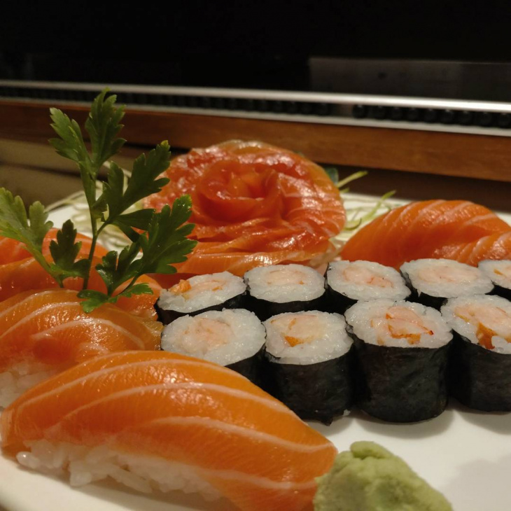 ăn chơi sài gòn, khám phá sài gòn, lưu ngay 9 nhà hàng sushi quận 3 hội tụ đầy đủ sắc – vị – hương