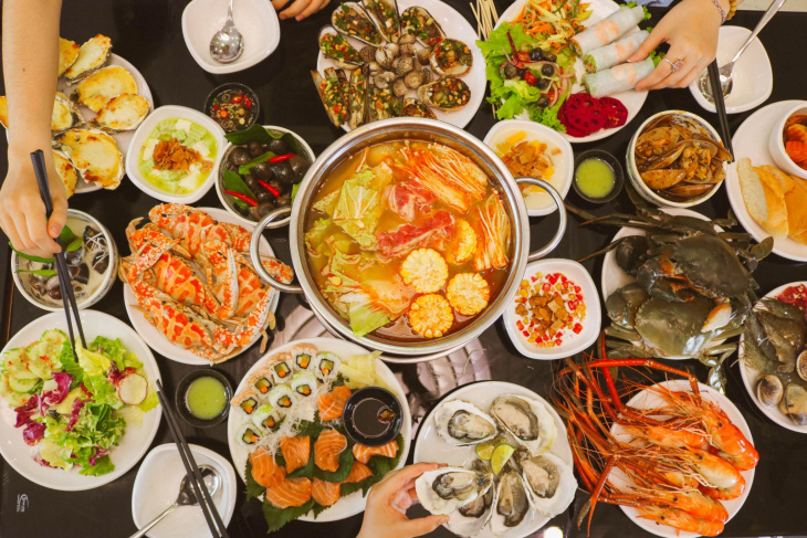 #10 Nhà hàng buffet trưa Hà Nội cho bữa trưa sang xịn