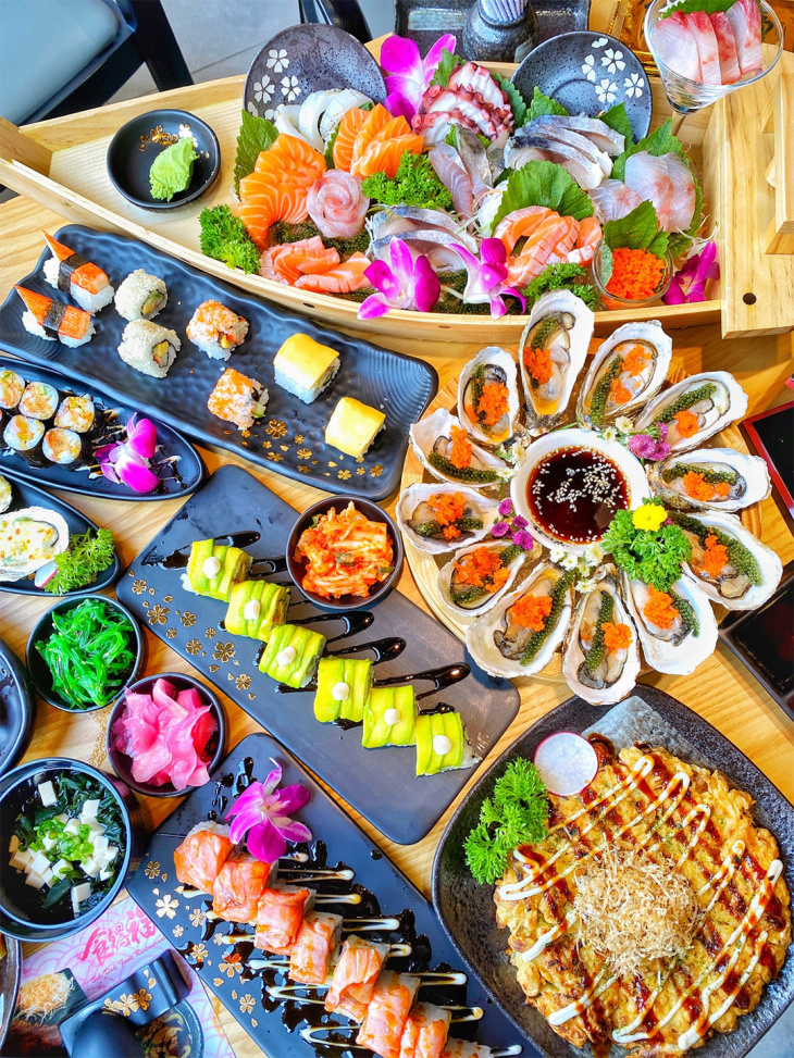 TOP 10 nhà hàng buffet sushi TPHCM ngon chỉ từ 100K - ALONGWALKER