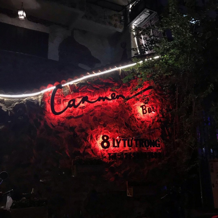 Carmen Bar: quán bar “lọt thỏm” giữa lòng Sài Gòn tấp nập