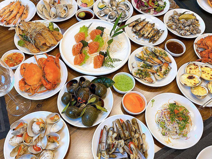 Xốn xang với Top 10 nhà hàng hải sản HCM: giá rẻ đông khách