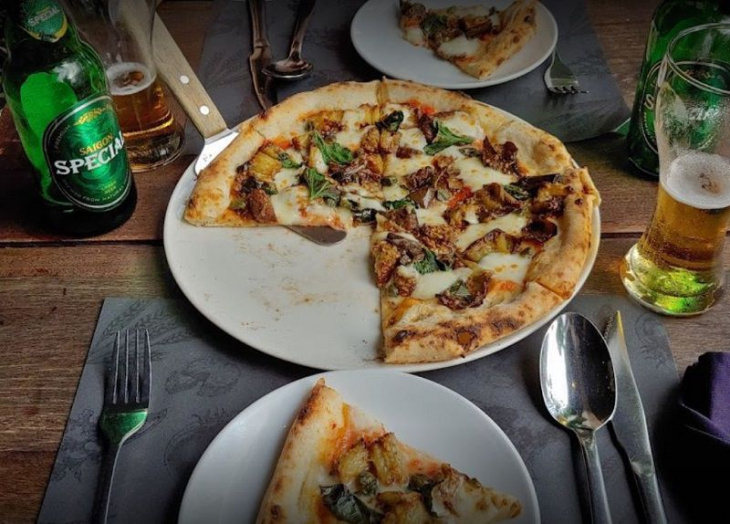 ăn chơi sài gòn, pizza, pizza 4p lê thánh tôn: pizza hẻm giữa lòng sài gòn