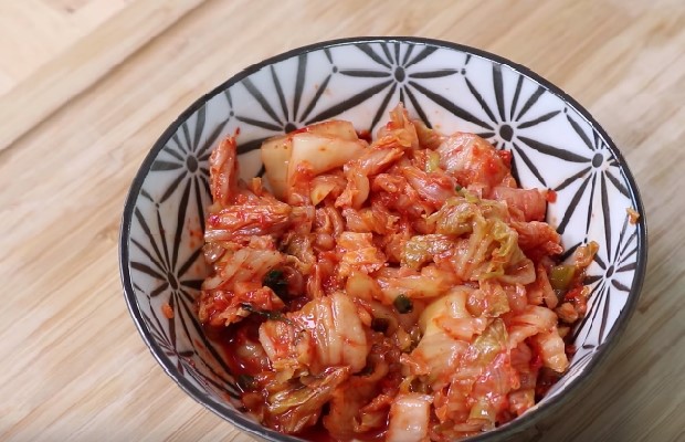 Cách làm cơm rang kim chi ngon chuẩn vị Hàn Quốc tại nhà