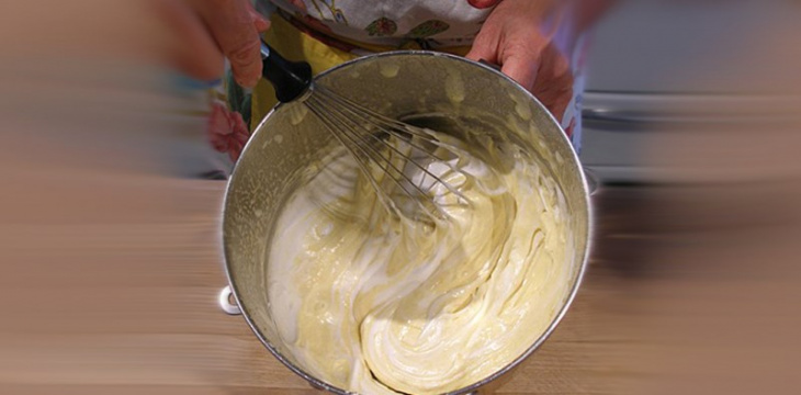 Cách làm bánh bông lan không cần lò nướng tại nhà cực đơn giản