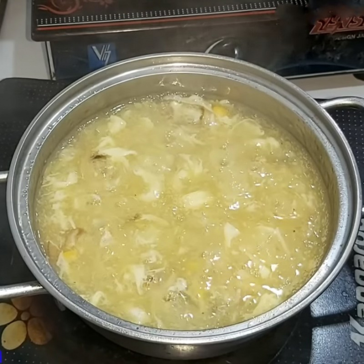 cách nấu súp gà ngô dễ ăn, gà không bã không nhão, hương vị đạm đà thơm ngon