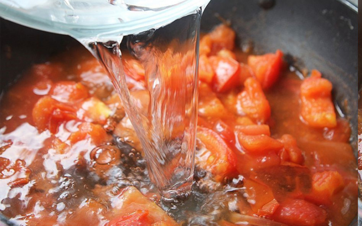 cách làm canh cá chép nấu dưa chua ngon tuyệt cho bữa cơm ngày hè
