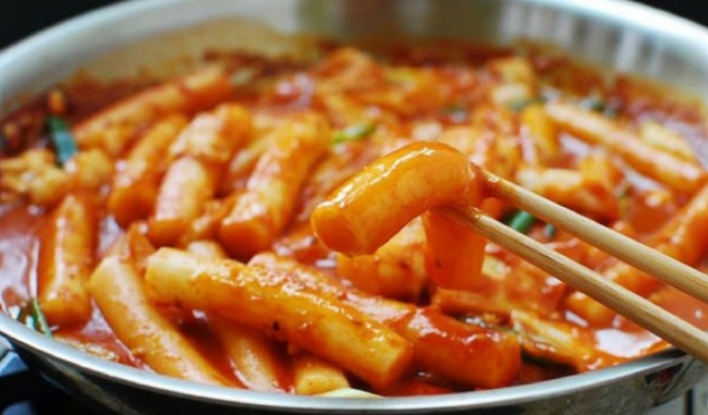 Cách nấu tokbokki Hàn Quốc ngon chuẩn vị