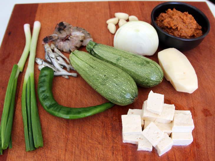 Cách làm canh đậu tương Hàn Quốc cực ngon cho bữa cơm gia đình