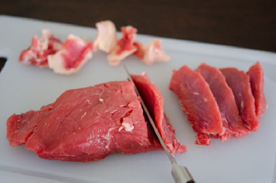 cách nấu canh thịt bò với dứa đơn giản, bổ máu