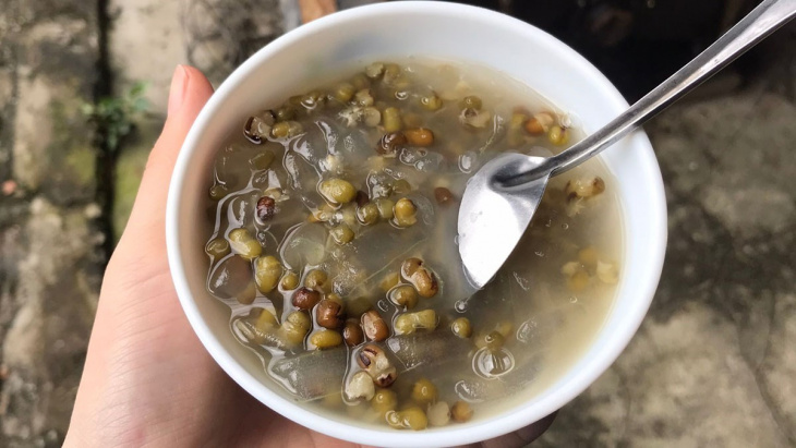 Cách nấu chè đậu xanh nguyên hạt nước cốt dừa béo ngậy
