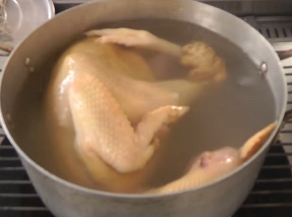 mách bạn cách làm món cháo thịt gà đơn giản tại nhà