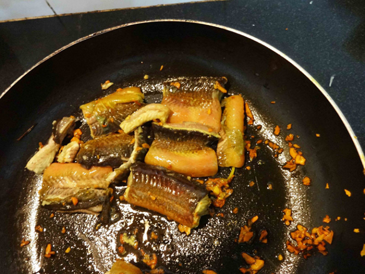 cách nấu lươn om chuối xanh ngon, bổ dưỡng nhất cho cả nhà