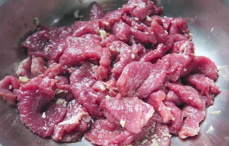 cách nấu thịt trâu xào lá lốt ngon miệng, đơn giản cho cả nhà