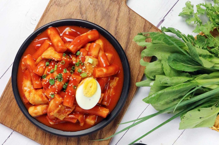 4 cách nấu tokbokki hàn quốc chuẩn vị như ngoài quán