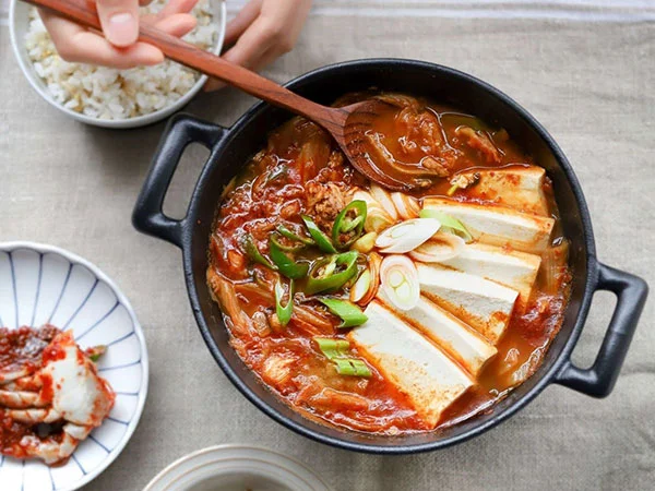 Cách nấu canh kim chi cải thảo Hàn Quốc ngon chuẩn vị