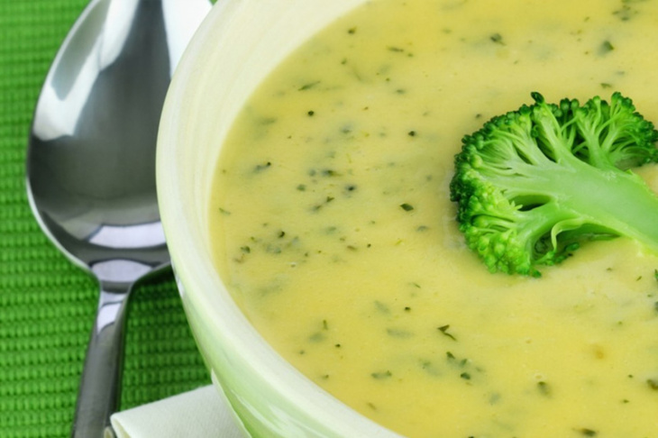 cách làm súp bông cải súp lơ cho bé ăn dặm tại nhà