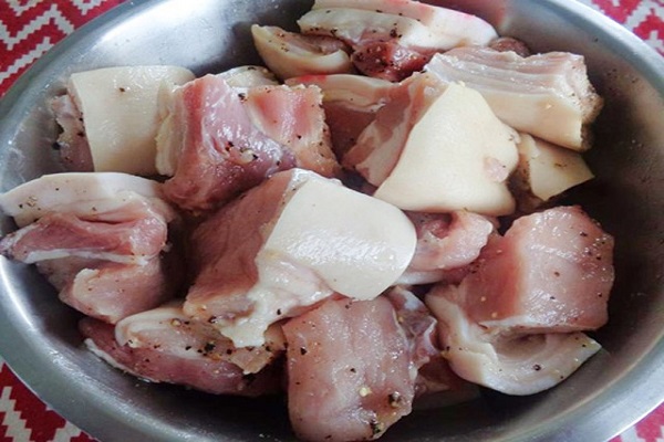 cách nấu thịt lợn hộp chuẩn hương vị ngày tết