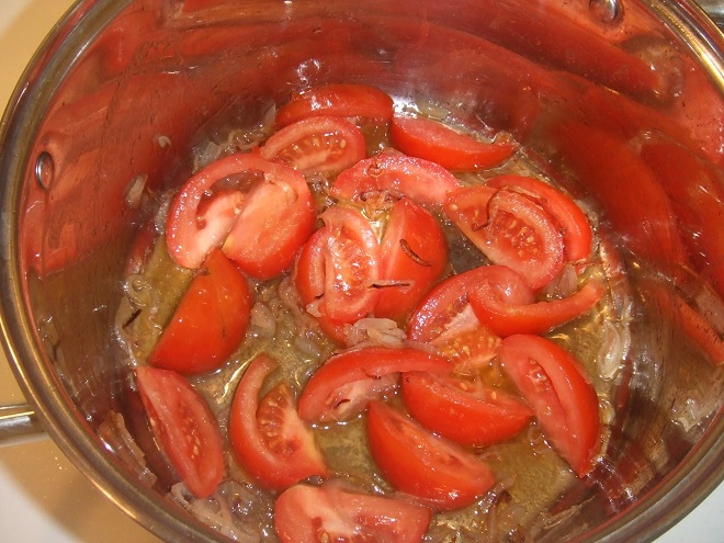 cách làm canh chua chả cá thơm ngon cực dễ ăn tại nhà