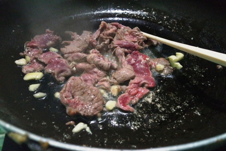 cách làm thịt bò mềm cho bé đơn giản tại nhà