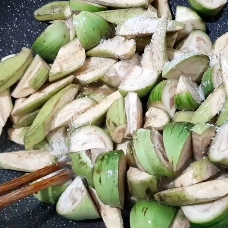 cách nấu cá trê om chuối đậu thơm ngon đơn giản tại nhà