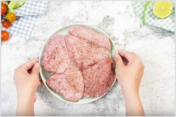 cách làm thịt lợn chiên xù ngon giúp đổi gió cho bữa cơm cuối tuần