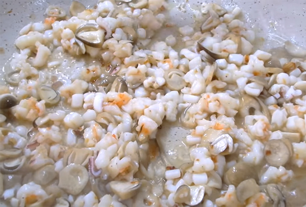 cách nấu súp tôm bắp đầy đủ dinh dưỡng cho bé bữa sáng vui vẻ