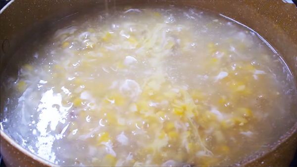 cách nấu súp tôm bắp đầy đủ dinh dưỡng cho bé bữa sáng vui vẻ