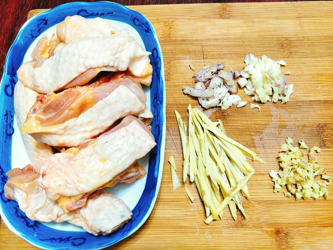 cách làm thịt gà rang gừng ngon đẹp mắt tại nhà
