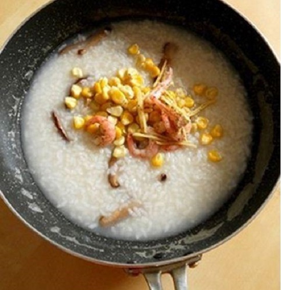 cách nấu cháo từ cơm nguội sánh dẻo không thua gì nấu cháo gạo