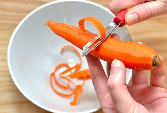 cách làm cháo trứng cà rốt thơm ngon bổ dưỡng cho bé ăn dặm tại nhà